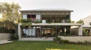 Luxe extension and renovation of a classic Queenslander in Clayfield